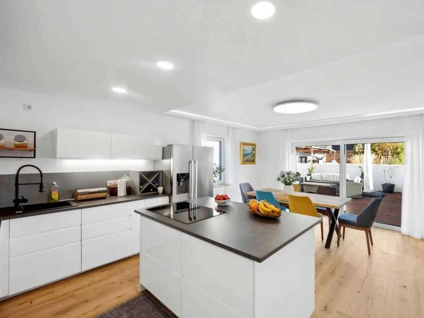 Küche OG mit Kochinsel