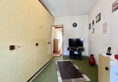 ANKLEIDE IM OBERGESCHOSS