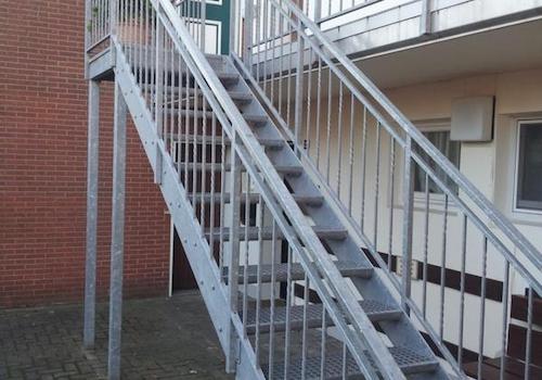 Außentreppe zur Wohnung