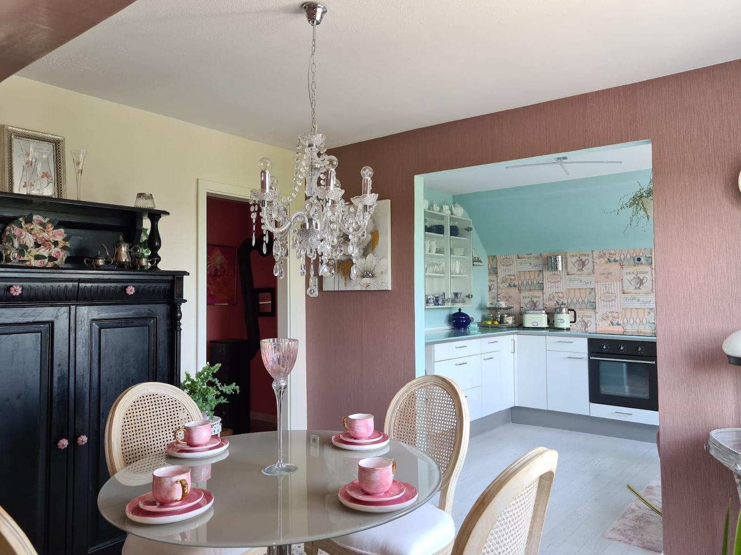 Küche mit Essbereich