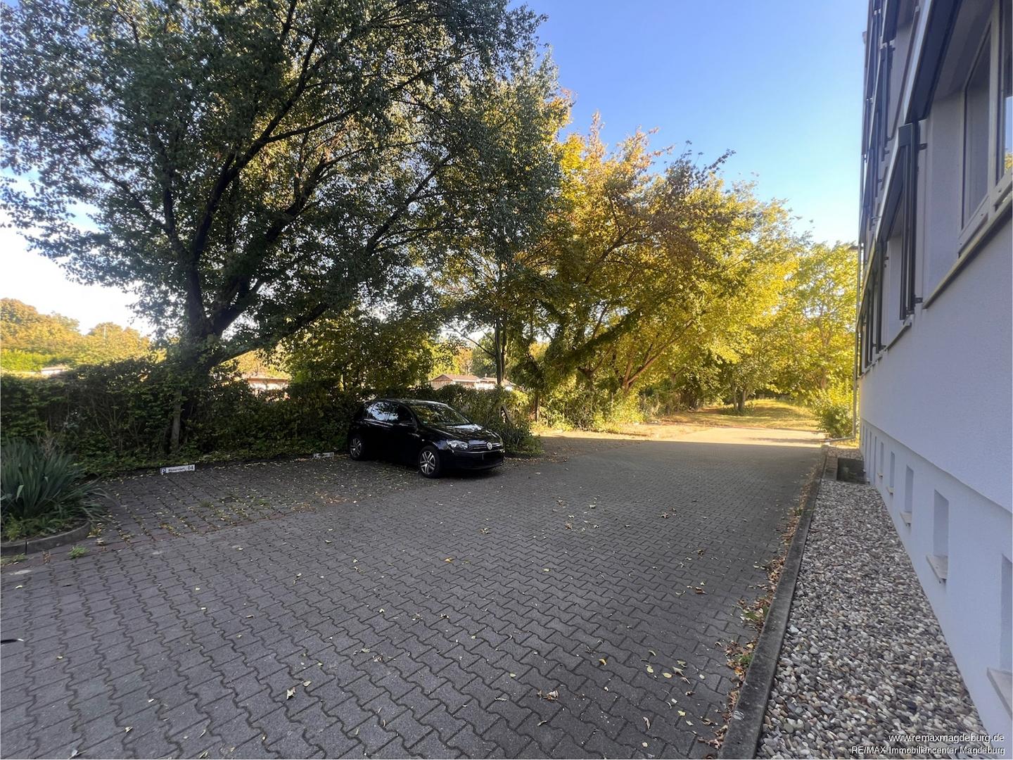 Parkplatz Ostseite