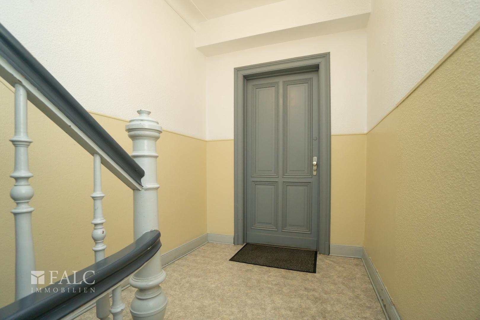 Treppenhaus 1.Obergeschoss-Tür Vorderhaus