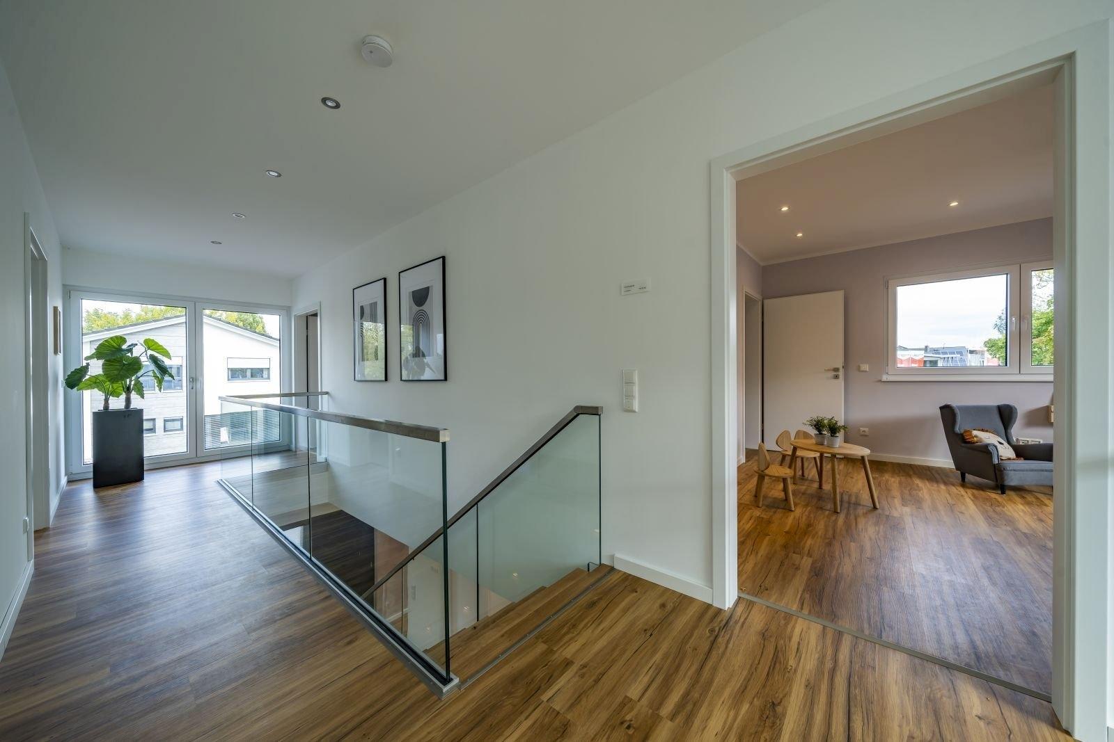 Treppe und großzügiger Flur