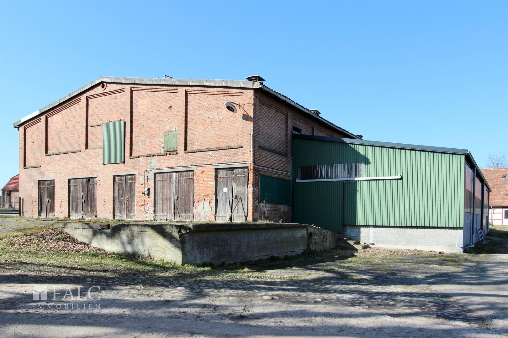 Stall mit Anbau 2013