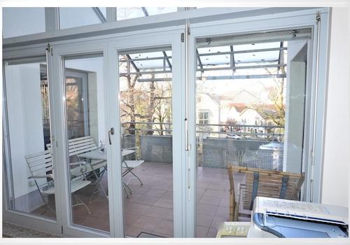 überdachte Loggia z. relaxen