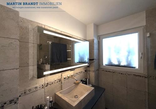 Tageslichtduschbad EG