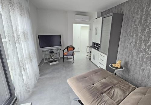 Kinder-/Arbeitszimmer 2