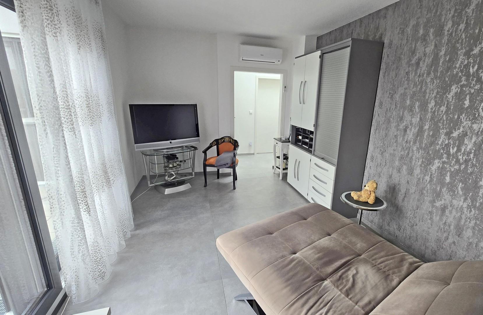 Kinder-/Arbeitszimmer 2