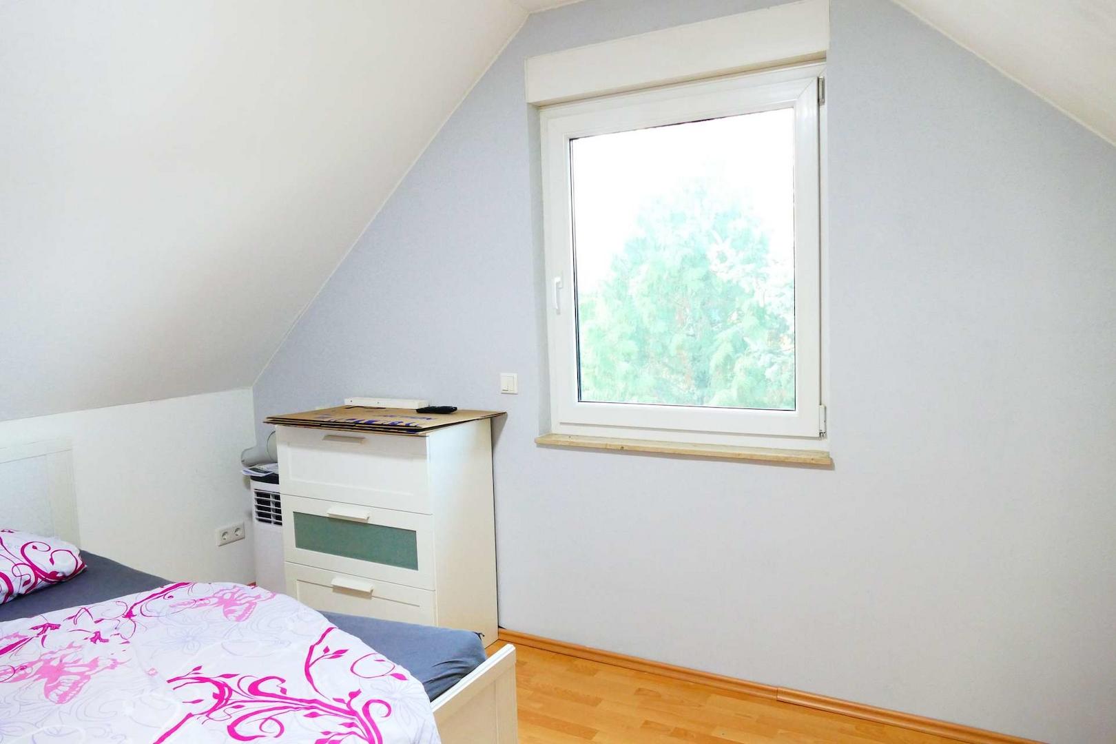 Schlafzimmer DG