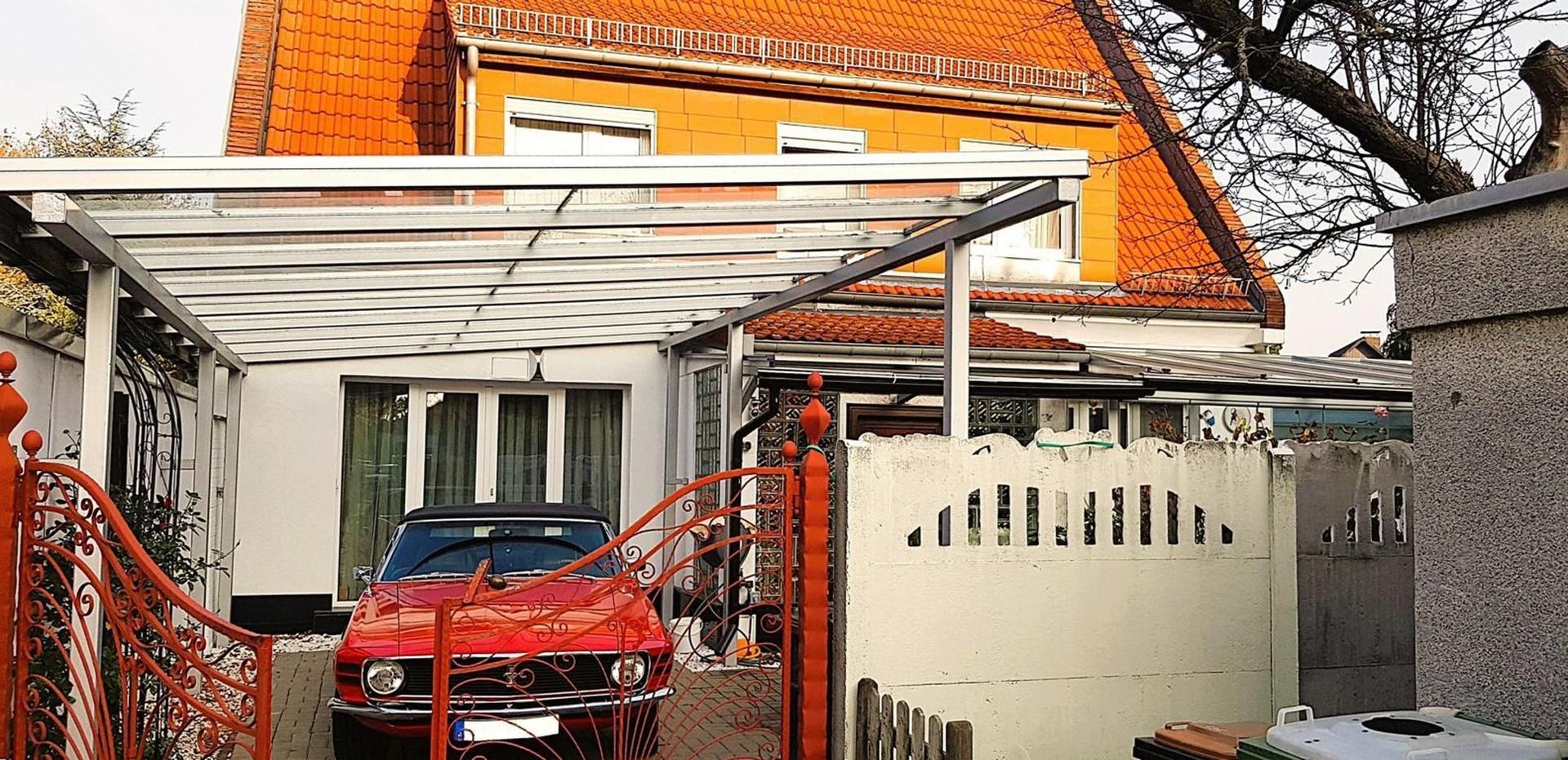 Eingang zum Grundstück