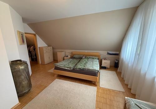 Schlafzimmer mit Ankleide