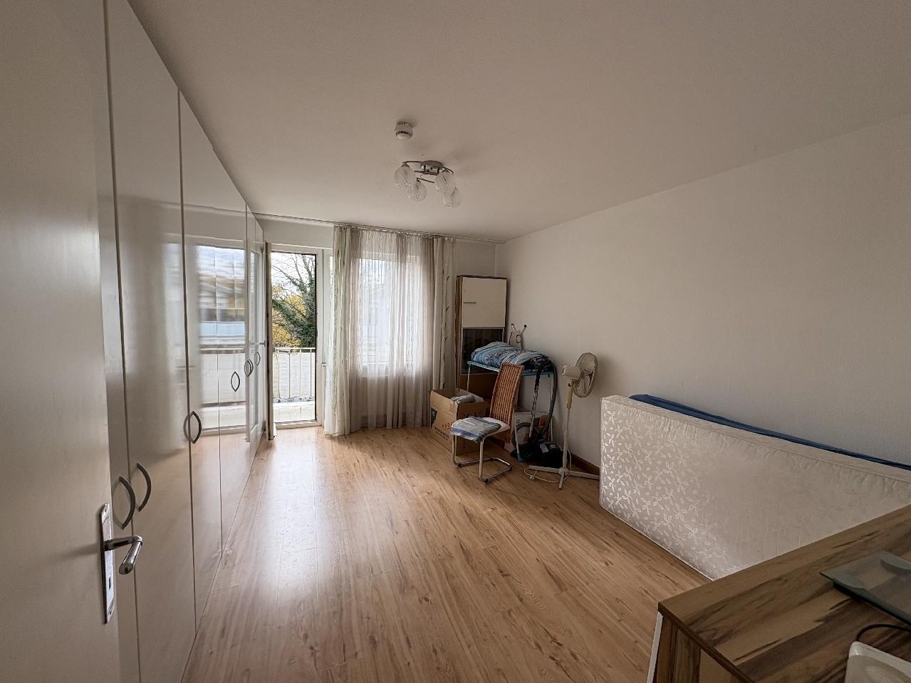 Geräumiges Schlafzimmer