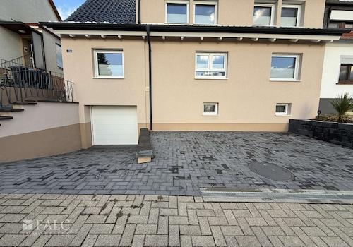3 Stellplaetze vor dem Haus