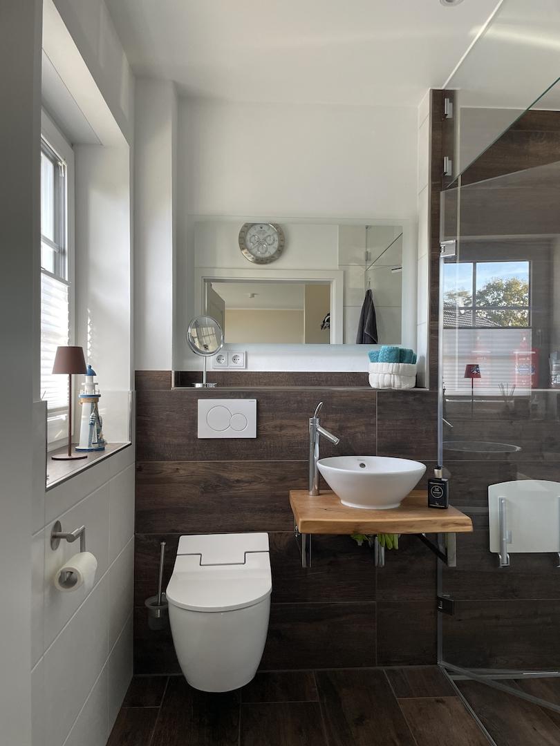 Ein Badezimmer unten...