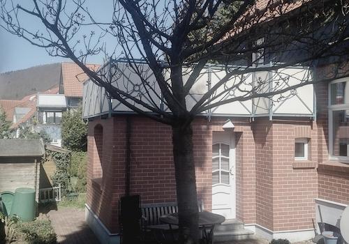 Garten, Blick zum Anbau