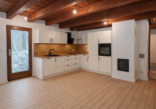 neue EBK mit Essbereich