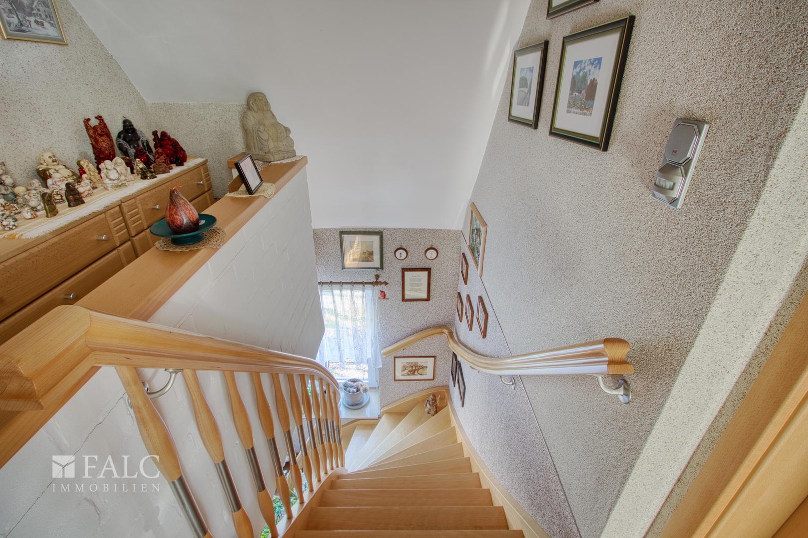 Treppe OG ins EG