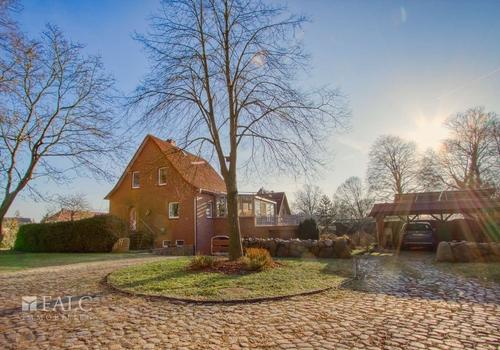 Bereich vor dem Haus