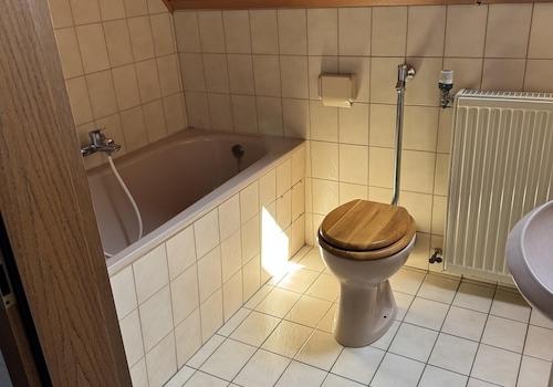 Bad mit Fenster im EG