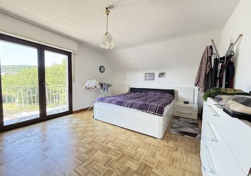 Elternschlafzimmer mit Balkon