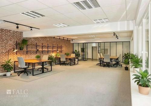 Großraumbüro EG - (KI generiert)