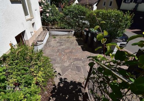 Terrasse vor dem Haus