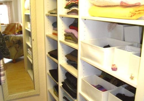 mit begehbarem Kleiderschrank