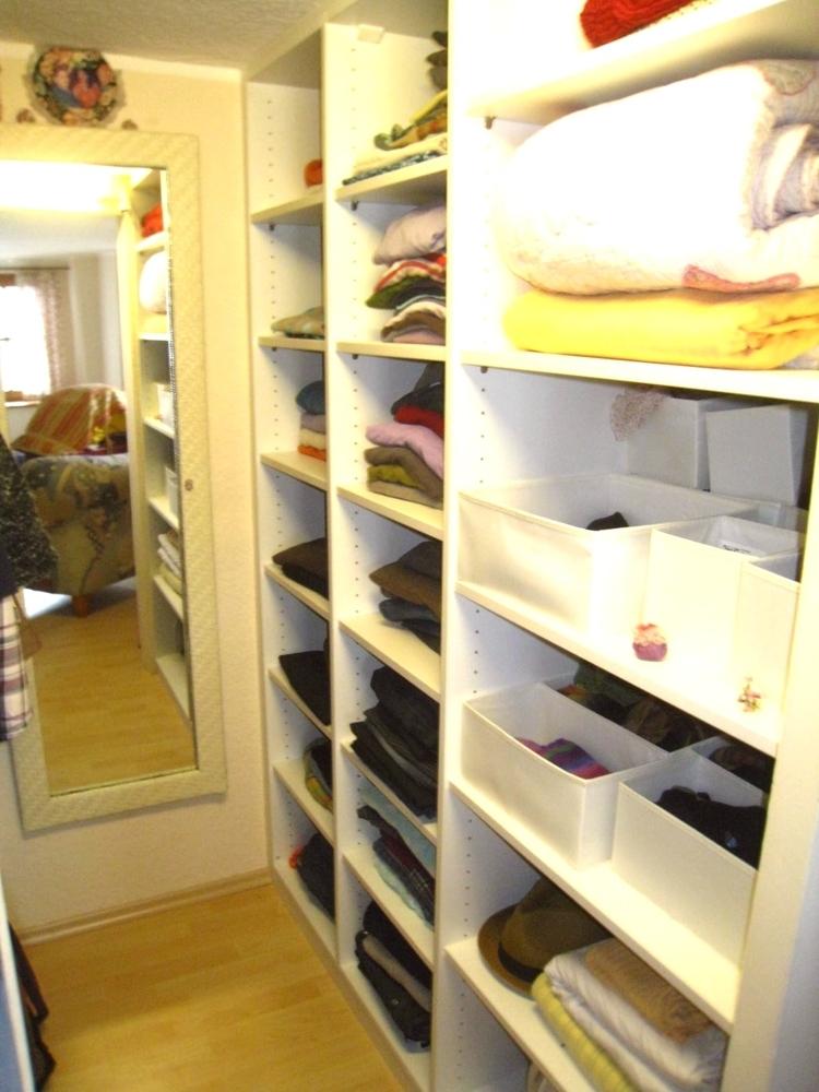 mit begehbarem Kleiderschrank