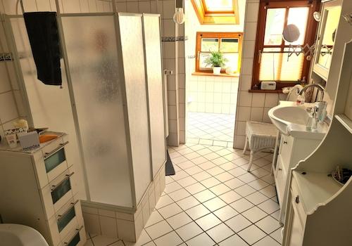 Tageslicht-Badezimmer