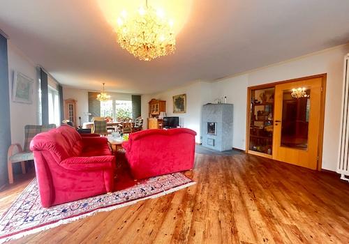 Wohnzimmer mit Specksteinofen