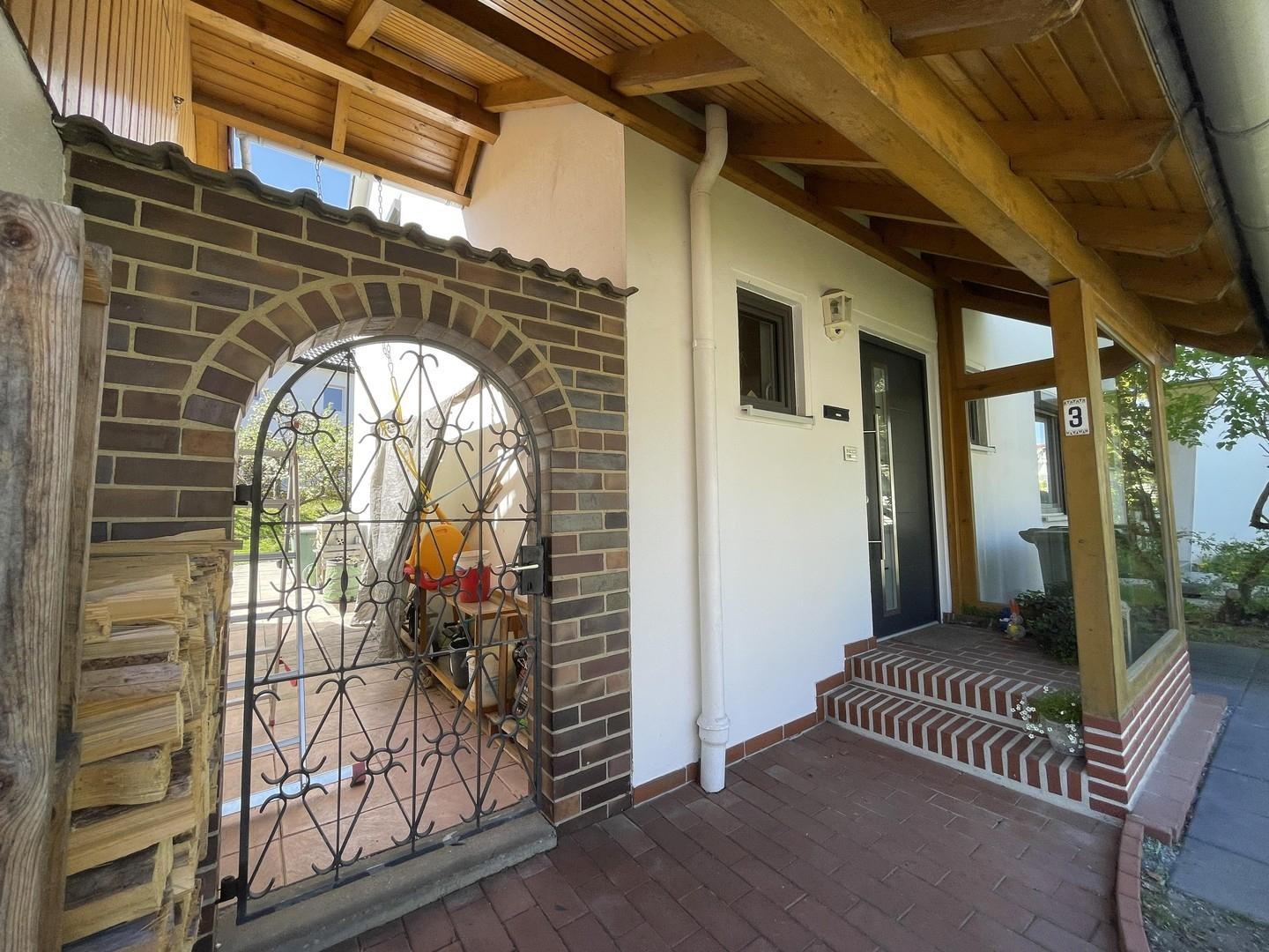 überdacht Haus u. Gartenzugang