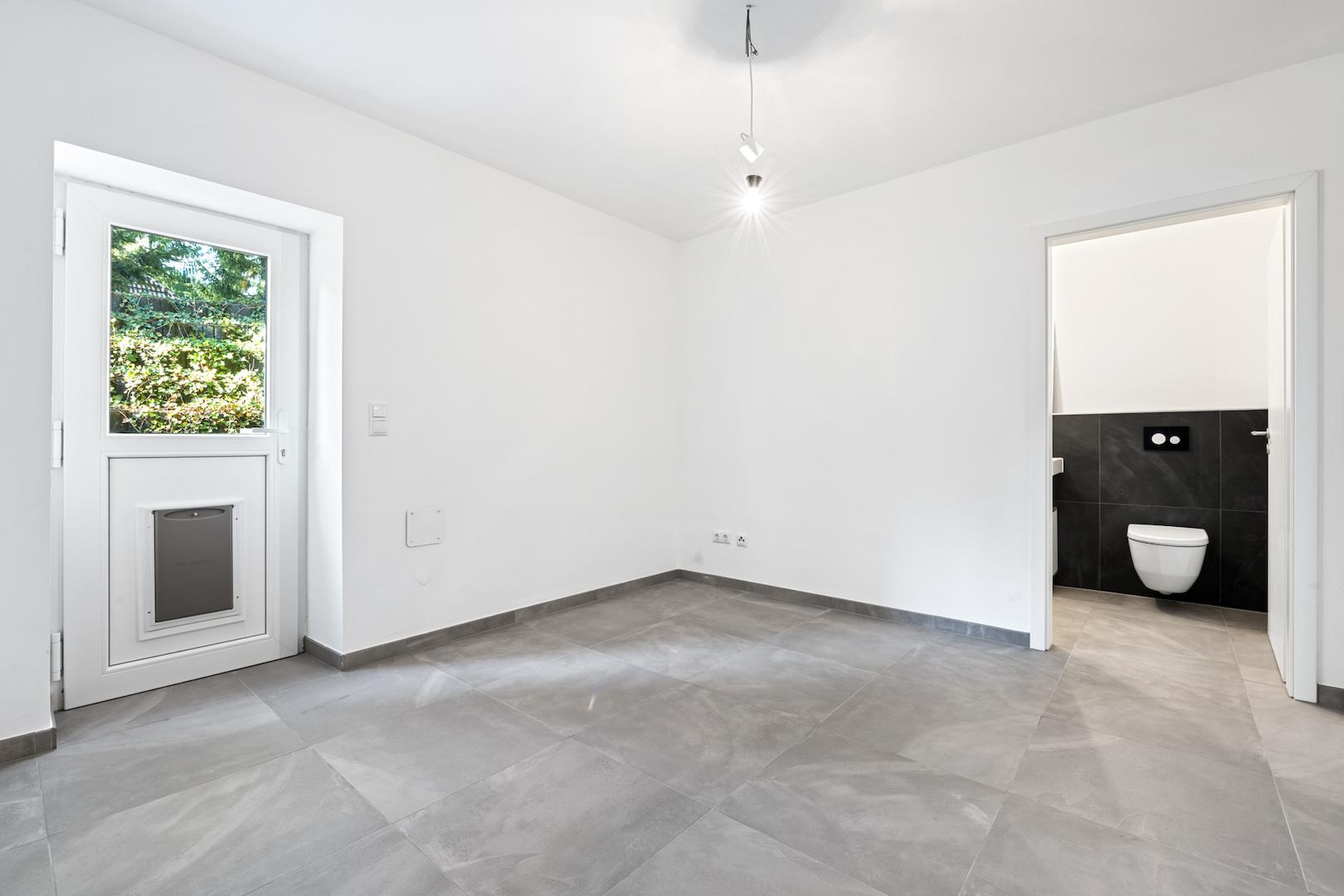 Zimmer mit Außenzugang Souterrain