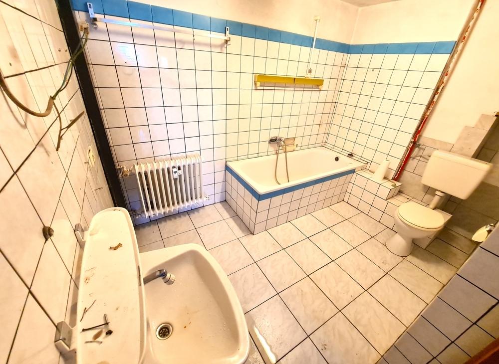 Badewannenbadezimmer