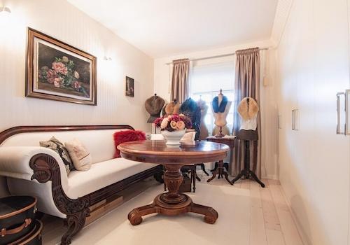 Ankleidezimmer zweiter Stock