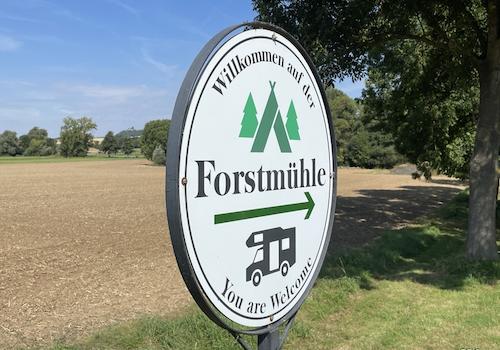 Zufahrt zum Gelände