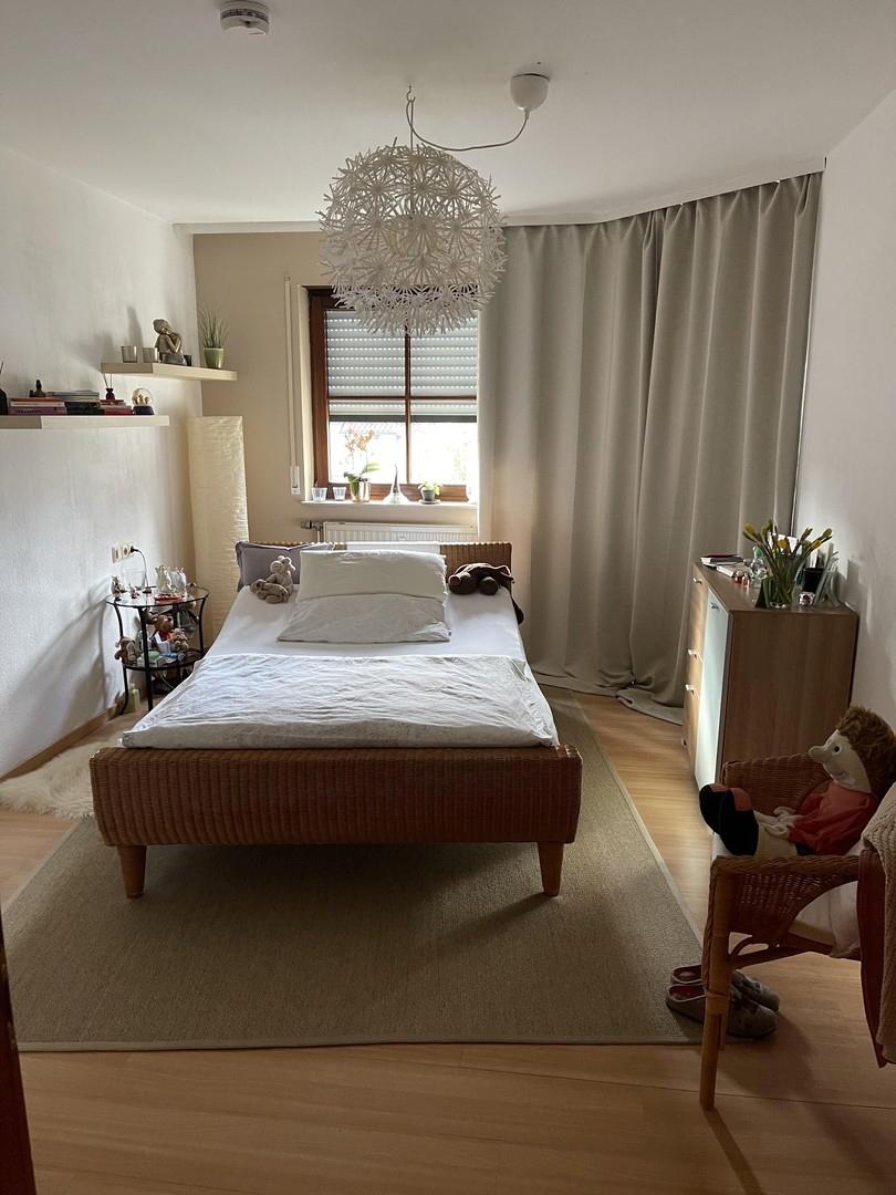 Schlafzimmer 1