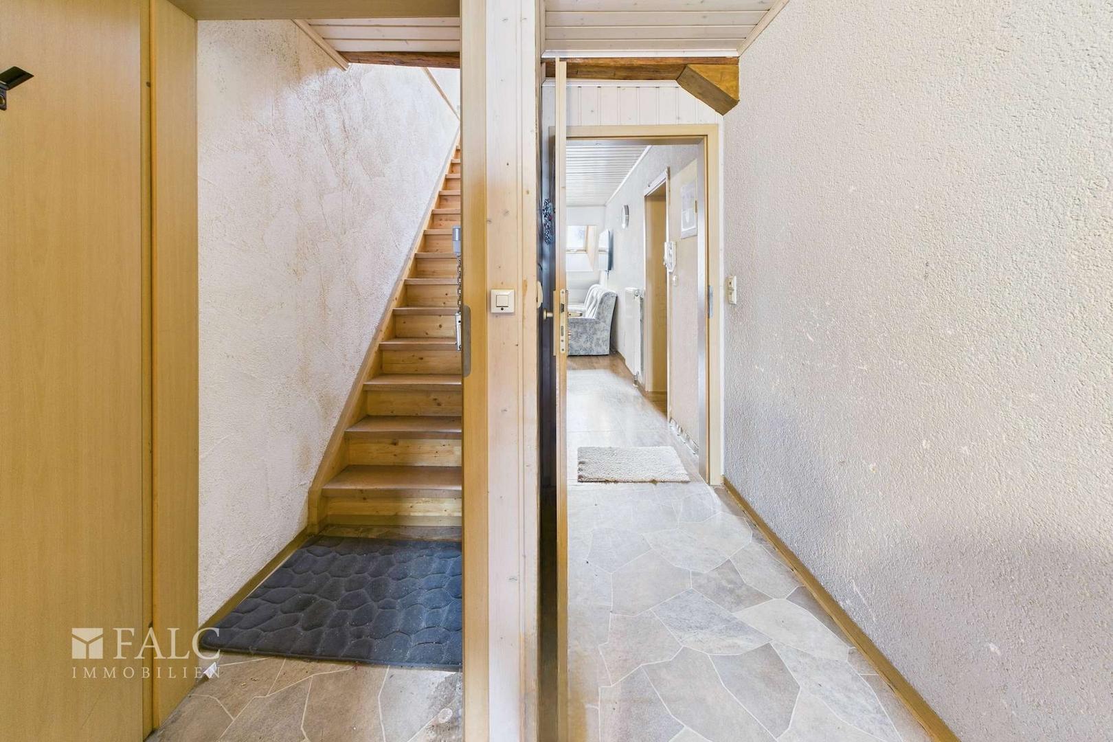 CAM04294G0-PR0028-STILL032