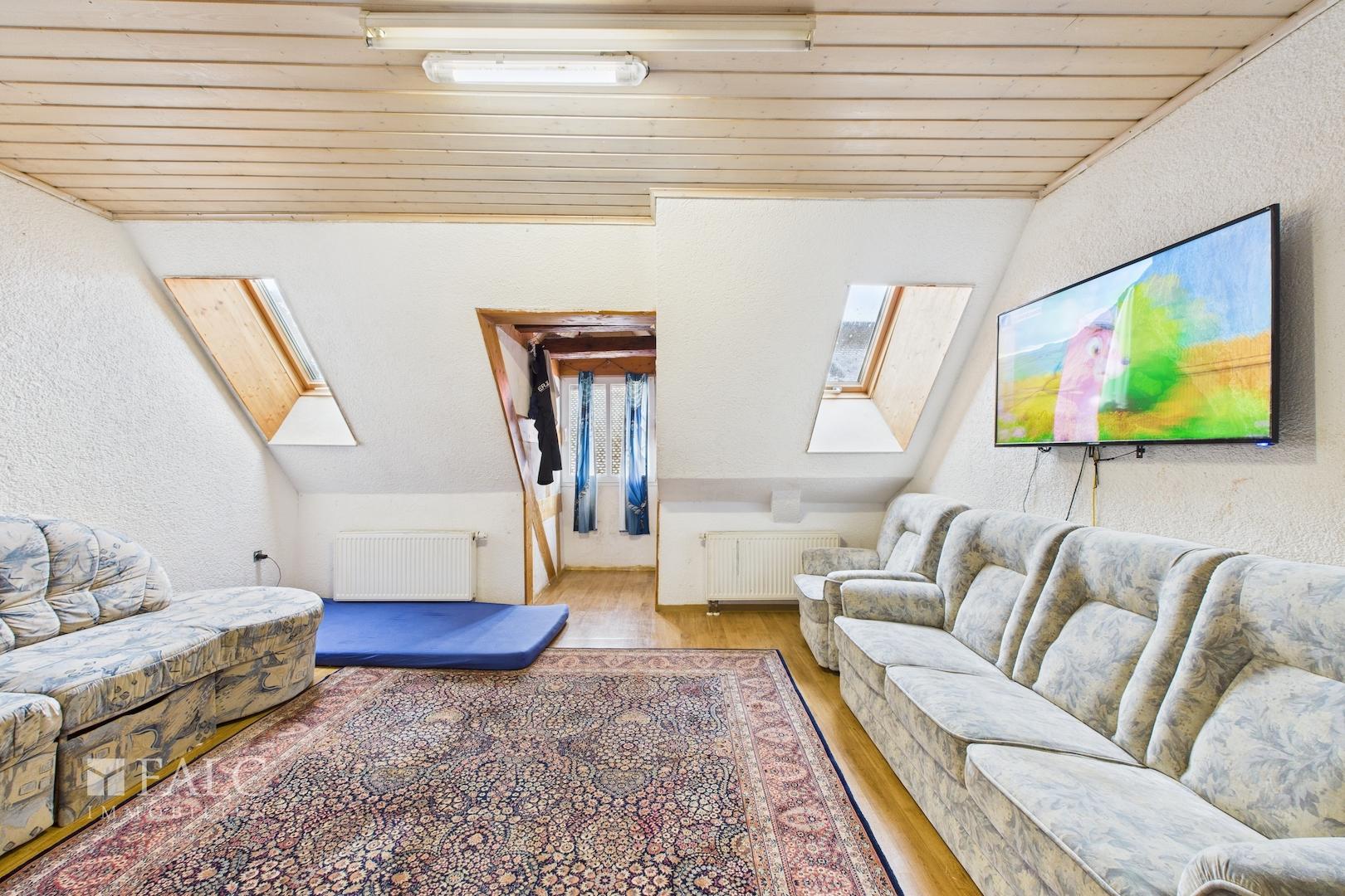 CAM04294G0-PR0028-STILL034