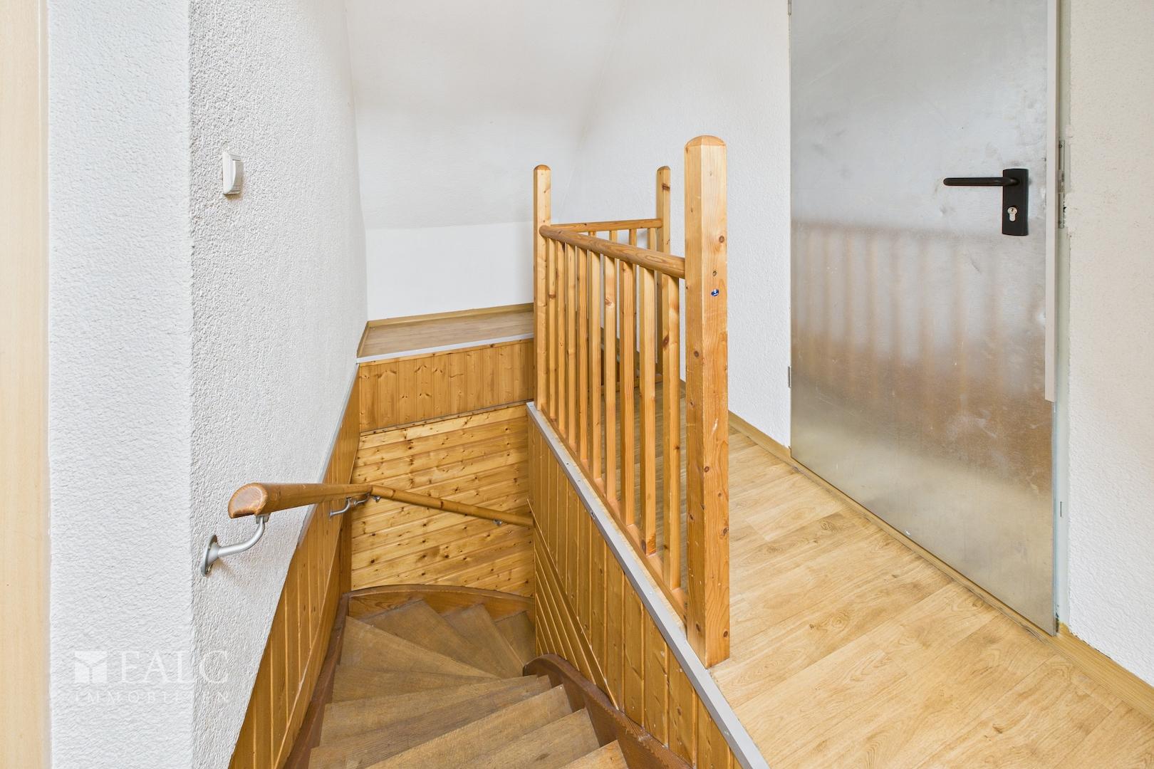 CAM04294G0-PR0028-STILL045