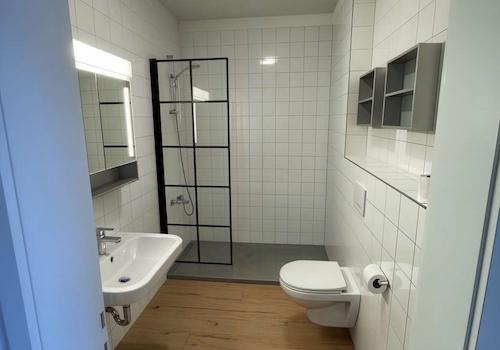 modernes Badezimmer