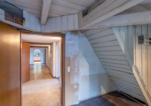 Zugang zur Wohnung im OG