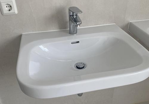 Hauptbad Doppelwaschbecken