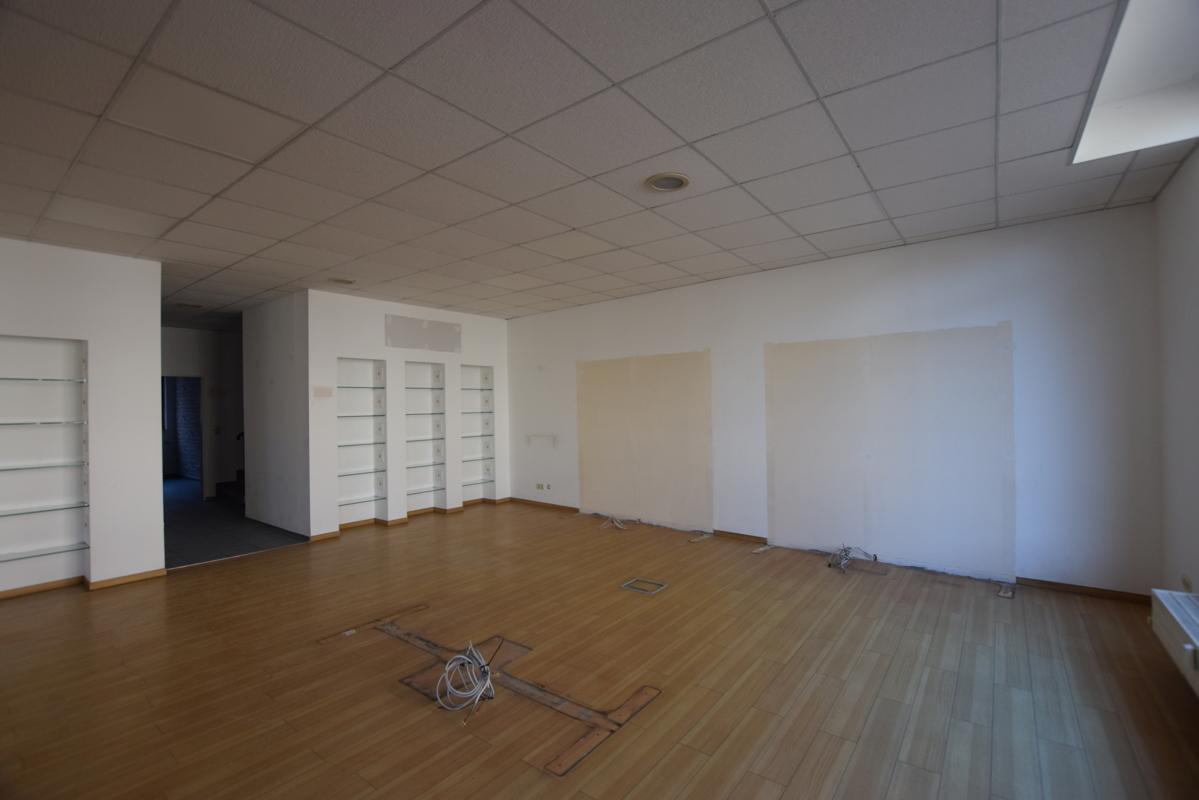 Ladenfläche unten 2