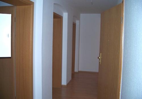 Blick in einen Wohnungsflur (vor Bezug)