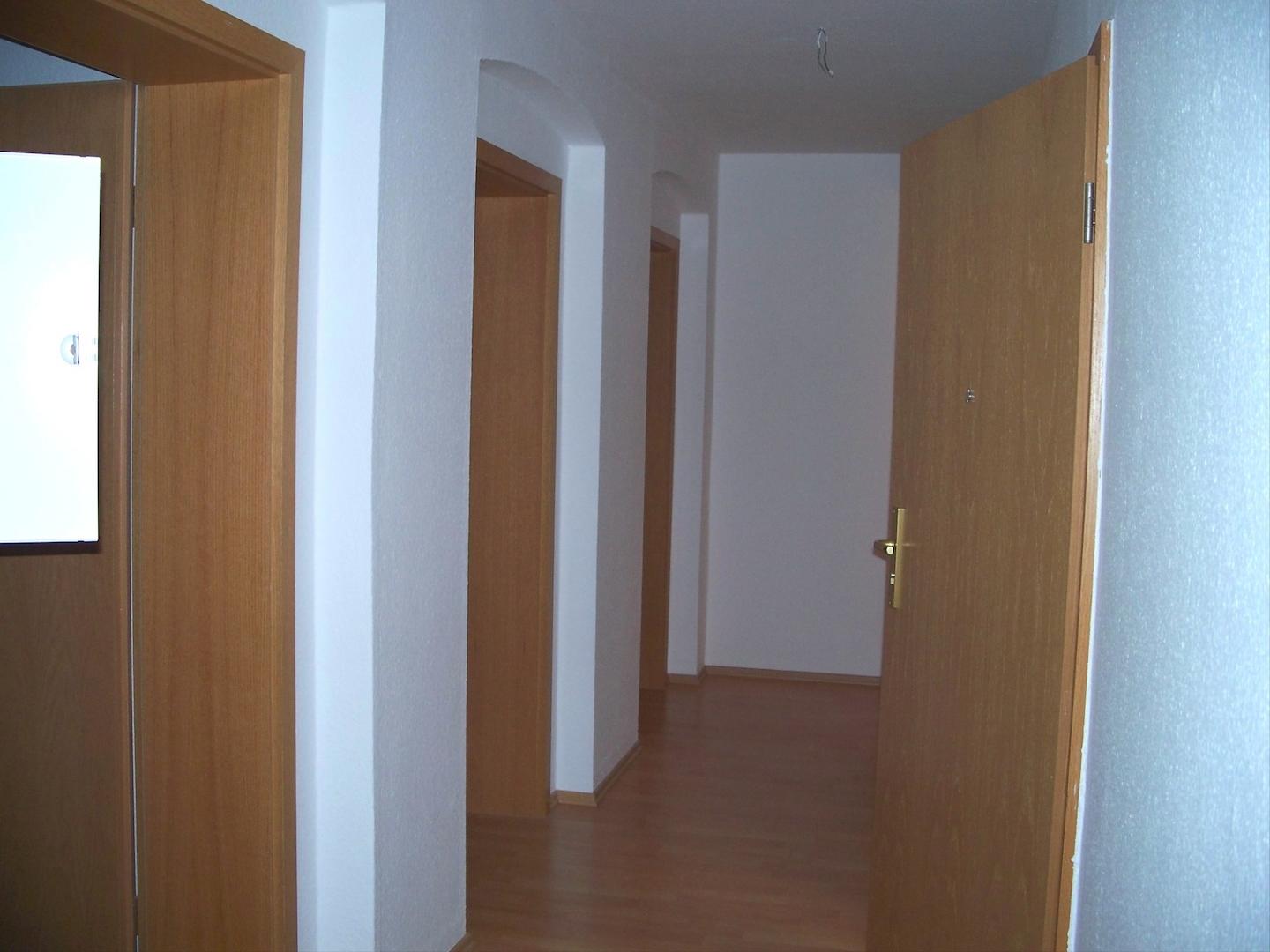 Blick in einen Wohnungsflur (vor Bezug)