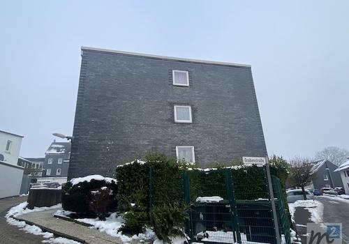 Hausansicht mit Umgebung