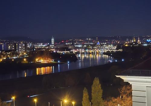 Die Aussicht bei Nacht - vom Penthouse auf Dresden