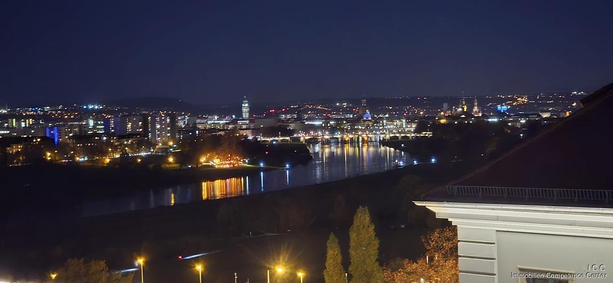 Die Aussicht bei Nacht - vom Penthouse auf Dresden