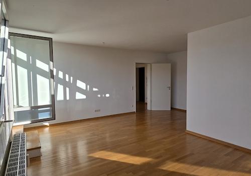 Der lichtdurchflutete Wohn- und Essbereich