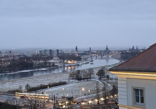 Die Aussicht vom Penthouse auf Dresden